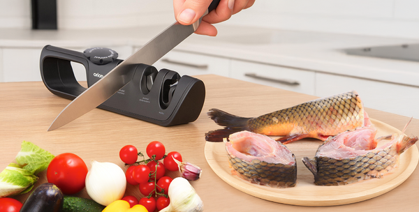 S OSTŘENÍM NOŽŮ POMOHOU PRAKTICKÉ OSTŘIČE