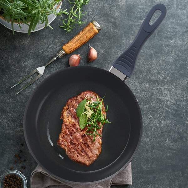 Pánev DIAMANT pr. 28 cm