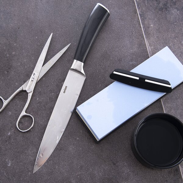 Brusný kámen s podložkou a úchytem na nože