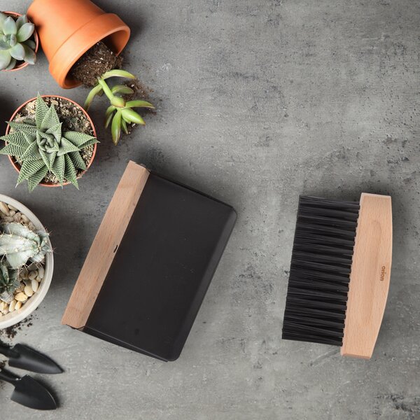 Smetáček s lopatkou a magnetem mini BLACK