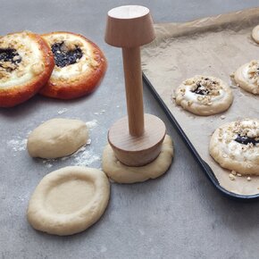 Důlkovač na koláče