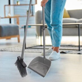 Smeták s holí a lopatkou sklápěcí