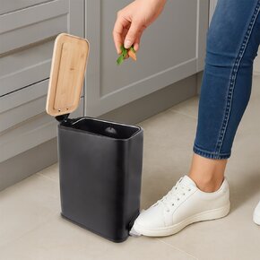 Odpadkový koš BLACK 5 l