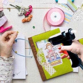 Tavná pistole s tyčinkami